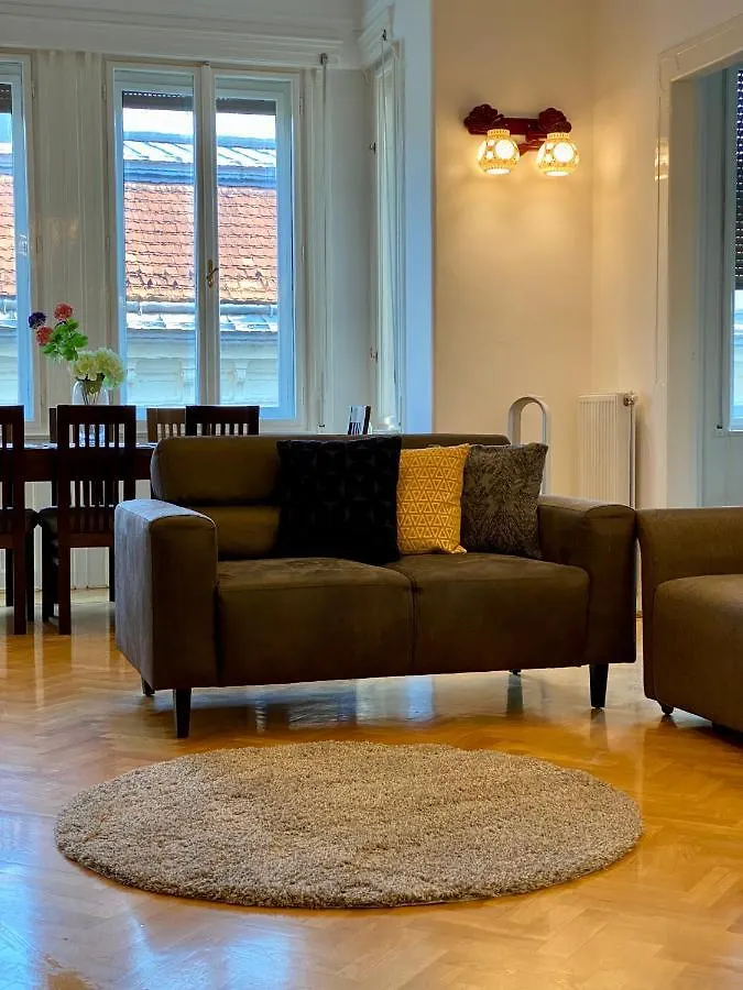 Deluxe Downtown Apartment With A Fabulous View Budapest